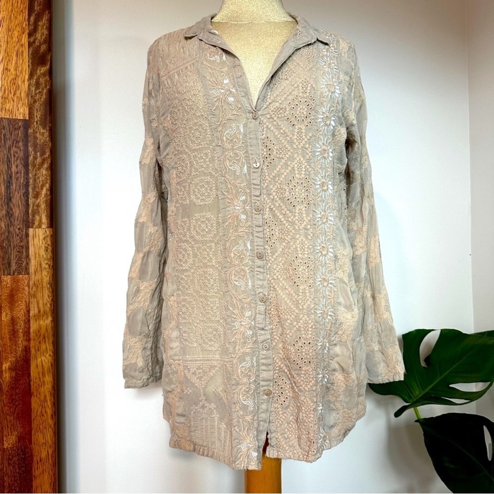 Johnny Was Back Eyelet button down Blouse in Powdered Sugar - Picture 4 of 8